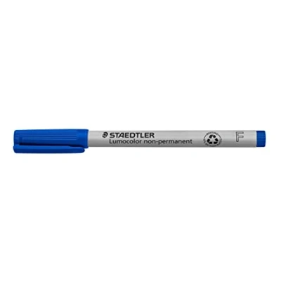 Abbildung von STAEDTLER Folienstift non permanent Lumocolor, blau, wasserlöslich, Made in Germany, lange Lebensdauer, F Spitze mit Linienbreite ca. 0,6 mm, 10 blaue Universalstifte im Kartonetui, 316 3