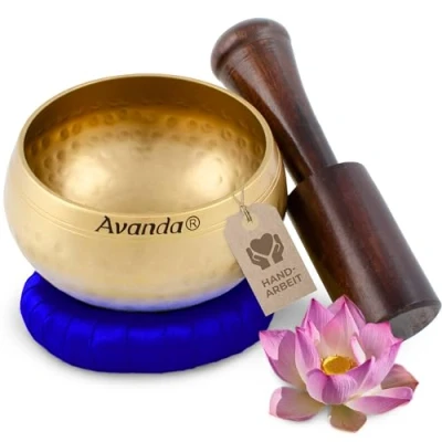 Abbildung von Tibetisches Klangschale Set für Yoga, Meditation und Entspannung Gehämmerte tibetische Ø 10 cm, Mangoholz Schlägel gelbes Ring Kissen Blau