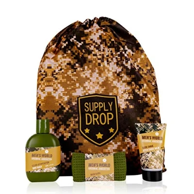 Abbildung von accentra Geschenkset Men`s World, Badeset für Männer, Duschgel, After Shave Balsam, Handtuch, Turnbeutel im Camouflage Look