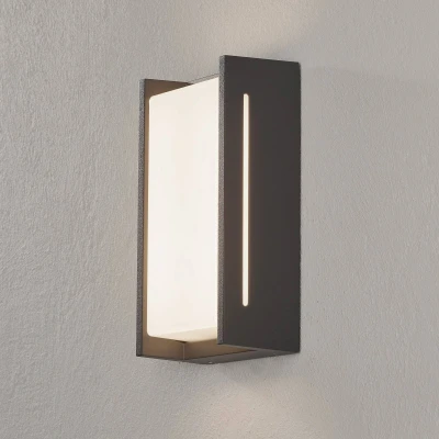 Abbildung von TRIO Leuchten LED Außen Wandleuchte &quot;INDUS&quot;, 1 flammig, Leuchtmittel Board fest integriert, Hauswand IP54 Fassadenbeleuchtung warmweiß 3000K, 23x12 cm