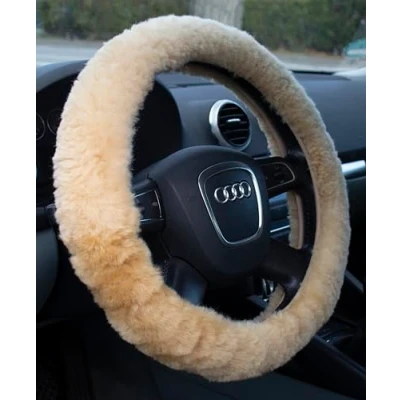 Abbildung von Reissner Lammfelle LERA 25 CAM Lenkradbezug Lenkradschoner Lenkradhülle für Auto und Wohnmobil Echtes Merino Lammfell Hochwollig Florhöhe 25mm passend ⌀40cm Anti Rutsch Farbe Camel