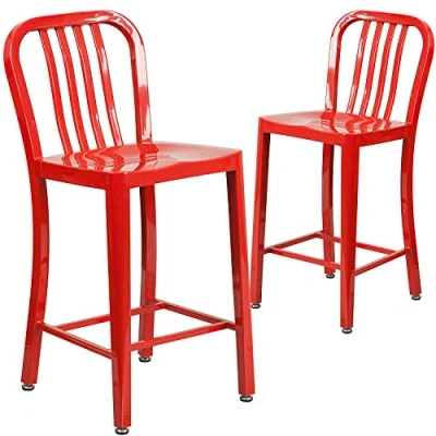 Abbildung von Flash Furniture Kommerzieller Hocker mit vertikaler Schiefer Rückseite, für Innen und Außenbereich, aus Metall, 61 cm hoch, 2 Stück, rot