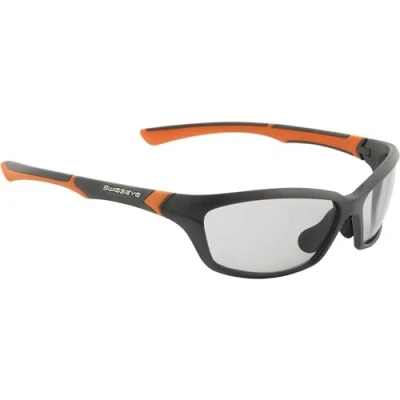 Abbildung von SWISSEYE Drift Sportbrille (100% UVA , UVB und UVC Schutz, verstellbarer Nasenbereich &amp; gummierte Bügelenden, splitterfreies Material TR90, inkl. Etui Wechselscheibe), black matt/orange