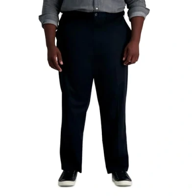 Abbildung von Haggar Herren Premium Bügelfrei Khaki Klassische Passform Flache Vorderseite Freizeithose (Normale und große Größen), Schwarz Bt, 46W / 30L