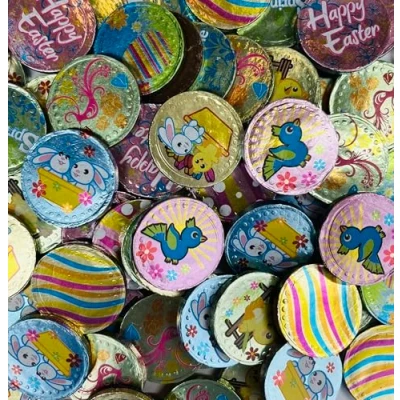 Abbildung von OYOY Oster Schokotaler Set I 3x 100g Taler im Osterdesign mit Sticker Ostergeschenke Kinder und Erwachsene Osterkorb Suessigkeiten Osternest Schokolade