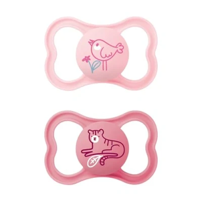 Abbildung von MAM Schnuller Air S235, Auflagefläche mit extra großen Löchern für empfindliche Haut, SkinSoftTM Silikon Sauger 16+ Monate, Rosa (2 Stück) automatischer Sterilisierungsbox
