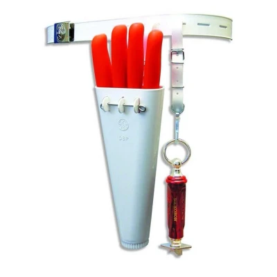 Abbildung von F. DICK Gürtel mit Messerköcher (Köcher für 4 Messer und Riemen Wetzstahl, Kunststoff, weiß), 32 cm