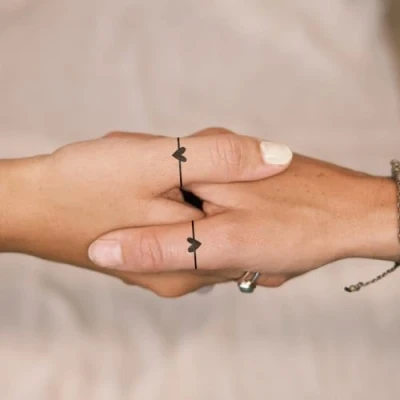 Abbildung von Inkster® Herz Ring Tattoo Temporäres mit EU Kosmetikzertifizierung wasserfest + vegan revolutionäres 2 Wochen Fake Tattoos und Klebetattoos für Erwachsene