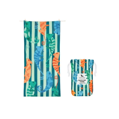 Abbildung von Dock &amp; Bay Kids Beach Towel L Karma Chameleon 160x90cm