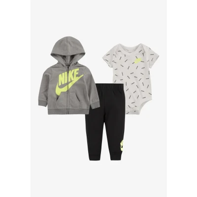 Abbildung von Nike Sportswear TOSS PANT BABY SET Body für Kinder, Größe: 50 56, Black