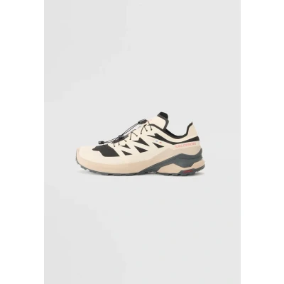 Abbildung von Salomon XA META GORE TEX Hikingschuh, Damen, Größe: 42 2/3, Black/oxford tan/tender peach Schuhe