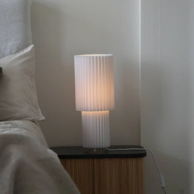 Abbildung von Catis Tischlampe Weiß 45 cm