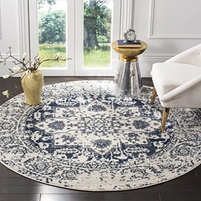 Abbildung von SAFAVIEH Distressed Teppich für Wohnzimmer, Esszimmer, Schlafzimmer Madison Collection, Kurzer Flor, Creme und Marineblau, 201 X cm