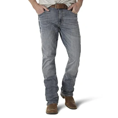 Abbildung von Wrangler Herren Retro Slim Fit Boot Cut Jeans, DAX, 33W / 30L