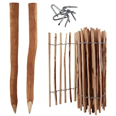 Abbildung von 5m Komplett Set Staketenzaun 120cm hoch Lattenabstand 4 6cm mit 5 Holzpfosten 1,5m lang &amp; Krampen Gartenzaun Kastanienzaun aus Haselnuss Langlebiger Holzzaun