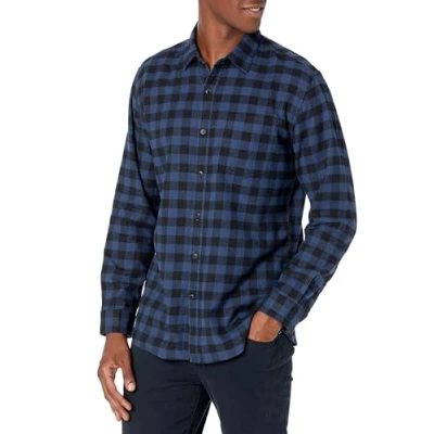 Abbildung von Amazon Essentials Herren Langarmhemd aus Flanell (in Übergröße erhältlich), Blau Schwarz Buffalokaros, M