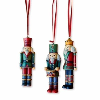 Abbildung von Loberon Anhänger 3er Set Laudat, Nostalgische Nussknacker, von Hand Gefertigt, Detailreich Bemalt, Weihnachten, Weihnachtsdeko, Christbaumschmuck, Polyresin, bunt