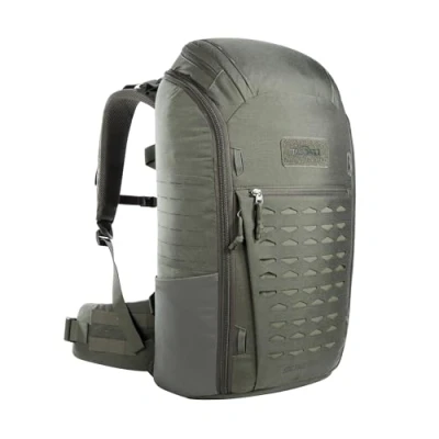 Abbildung von Tatonka EDC Pack 30L BC Rucksack mit großer Öffnung, Befestigungsschlaufen (MOLLE kompatibel) und abnehmbarem Hüftgurt