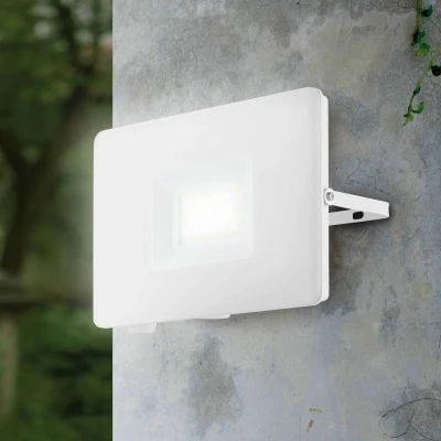 Abbildung von Eglo 33155 LED Outdoor Wandleuchte FAEDO 3 weiß klar L:20,5cm H:14,5cm T:3cm IP65