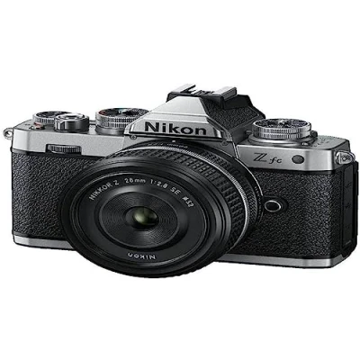 Abbildung von Nikon Z fc + Nikkor 28 mm f/2.8