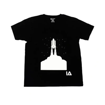Abbildung von Illuminated Apparel Leuchtet Im Dunkeln Interaktives Leucht T Shirt (Weltraumrakete, 12 14 Jahre)