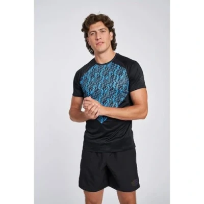 Abbildung von Umbro PRO Graphic Tshirt print, Herren, Größe: Large, Black malibu blue