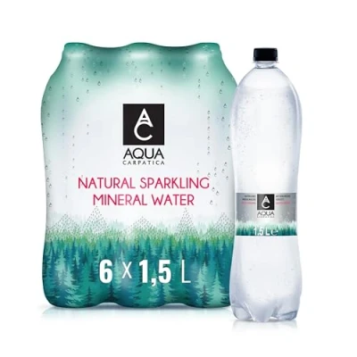 Abbildung von AQUA CARPATICA 1.5L x 6 Naturally Sparkling Sprudel Natürliches Mineralwasser, Natriumarm, Nitratfrei, Mit Natürlichen Elektrolyten, Calcium und Magnesium, Natürlich prickelnd, 100% Recycelbar