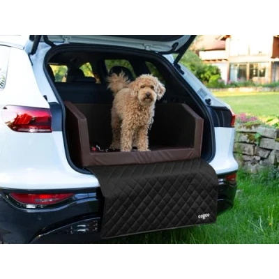 Abbildung von CopcoPet Travel Bed Hundebett für Kofferraum 90x55x38cm Kunstleder Kofferraumschutz Hund wasserabweisend &amp; Kratzfest Auto Anschnallsystem Schutzdecke Reisebett Braun/Schwarz