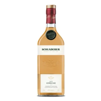 Abbildung von Schladerer Alte Kirsche, edler Obstbrand aus dem Schwarzwald besonderes Zusammenspiel von Schwarzwälder Kirschwasser, gereift in Eichenholzfässern und einem Hauch Rum (1 x 0,7l)