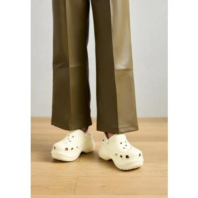 Abbildung von Crocs BAE Clogs, Damen, Größe: 41/42, Bone Kunststoff