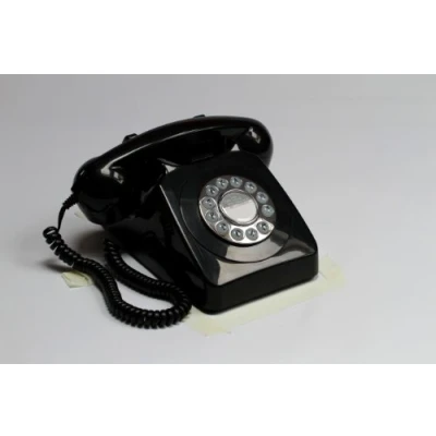 Abbildung von GPO 746 Retro Festnetztelefon im Stil der 70er Jahre mit Druckknopf authentischer Klingelton Schwarz