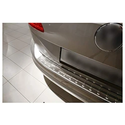 Abbildung von teileplus24 L587 Ladekantenschutz V2A Edelstahl kompatibel mit VW Golf Sportsvan 2014 2017 Abkantung