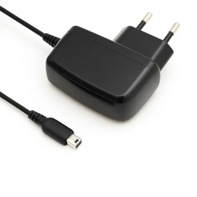 Abbildung von Ladegerät passend für Nintendo 3DS, 3DS XL, DSi, DSi 2DS, New 2DS XL Ladekabel Kabel Netzladegerät OTB mit mungoo Displayputztuch