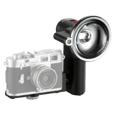Abbildung von MINOX Classic Camera Auto Flash Blitzgerät im nostalgischen Look für Digital Modelle mit automatischem Lichtsensor Inkl. Batterien