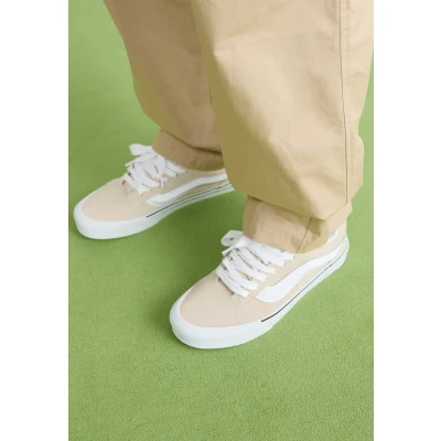 Abbildung von Vans KNU Skool Unisex Skateschuh, Größe: 44.5, French oak Veloursleder