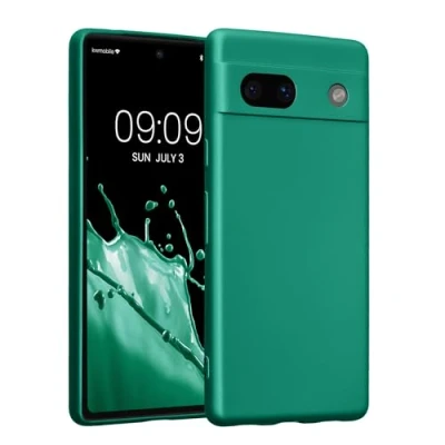 Abbildung von kwmobile Handyhülle kompatibel mit Google Pixel 7a Hülle weiche Silikon Case metallisch schimmernd in Metallic Dunkelgrün