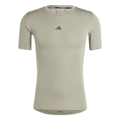 Abbildung von adidas Performance Techfit Compression Sport Tshirt, Herren, Größe: XL, Silver pebble