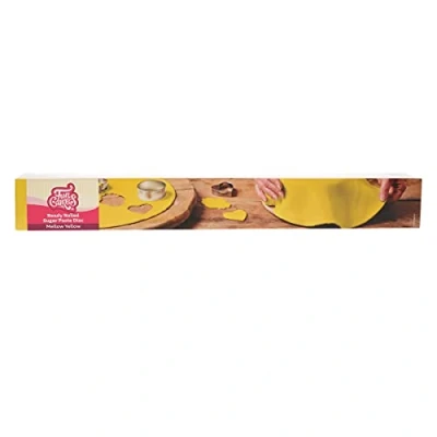 Abbildung von FunCakes Ausgerollte Rollfondant Disc Mellow Yellow: Köstliches Vanille Aroma, bereits gerollt, einfach zu verwenden, perfekt für die Kuchendekoration, 430 g