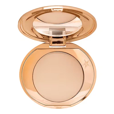 Abbildung von Charlotte Tilbury airbrush Flawless Finish Matifying Powder Travel Size 1 Fair
