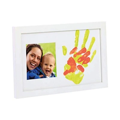 Abbildung von Happy Hands Baby and Me Bilderrahmen Farbabdruck Set für einen Hand oder Fußabdruck Ihres Babys zur Erinnerung (Maße: 20 x 32 cm, leichte Handhabung, inkl. hautfreundliche Farbe und Farbrolle), Weiß