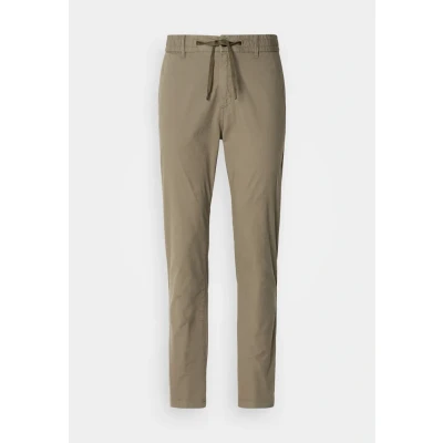 Abbildung von BOSS Tapered Stoffhose, Herren, Größe: 30x32, Open green