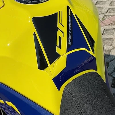 Abbildung von Resin Bike Aufkleber Motorrad Kompatibel mit Suzuki V Strom 800 De 2023. Schutz Tankpad Von Hülle PU Graffi. 3D Harz Beschichtet Gelb Petra Und Schwarz Dubai