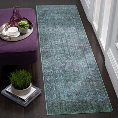Abbildung von SAFAVIEH Distressed Teppich für Wohnzimmer, Esszimmer, Schlafzimmer Mystique Collection, Kurzer Flor, Lila und Multi, 69 X 244 cm