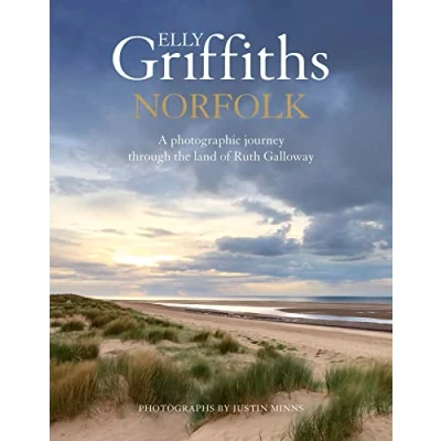 Abbildung von Norfolk: A photographic journey through the land of Ruth Galloway