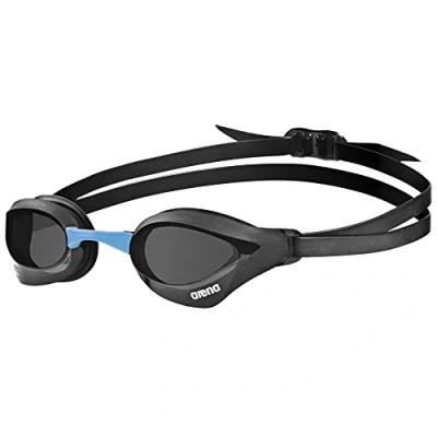 Abbildung von arena Cobra Core Swipe Unisex Wettkampfbrille für Erwachsene, Schwimmbrille mit Gebogenen Gläsern, Anti Beschlag, UV Schutz, 5 Austauschbare Nasenstege, Smoke Black Blue