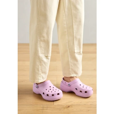 Abbildung von Crocs Classic Platform Pantolette hoch, Damen, Größe: 34/35, Hydrangea Kunststoff