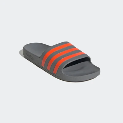 Abbildung von adidas Unisex Adilette Aqua Slides, Grey Three/Impact Orange/Grey Three, 40.5 EU