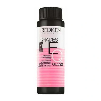 Abbildung von Redken Shades EQ Demi permanente Färbung 60 ml 08WG Golden Apricot