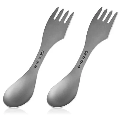 Abbildung von Navaris 3in1 Titan Camping Besteck 2er Set 2 x Outdoor Göffel Spork Messer Löffel Gabel inkl. Tasche Essbesteck Kombi Reisebesteck in Grau