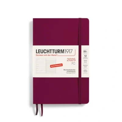 Abbildung von LEUCHTTURM1917 370521 Wochenkalender &amp; Notizbuch Paperback (B6+) 2025, Softcover, Port Red, Deutsch